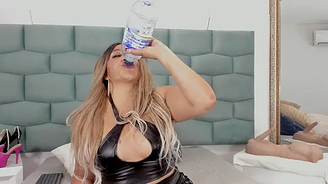 MiaMancini online show from 09/25/25, 10:02