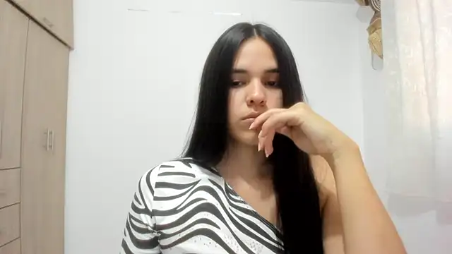 Hana Zurah online show from 10/29/25, 10:44