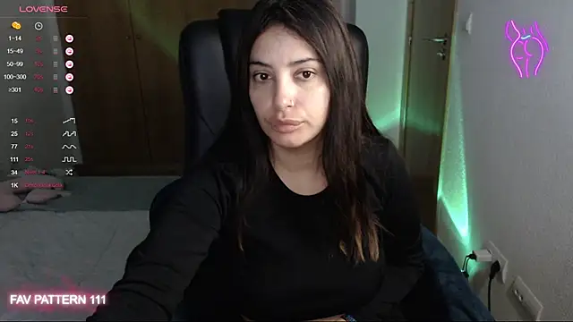 AnnaQueen online show from 01/27/25, 10:06