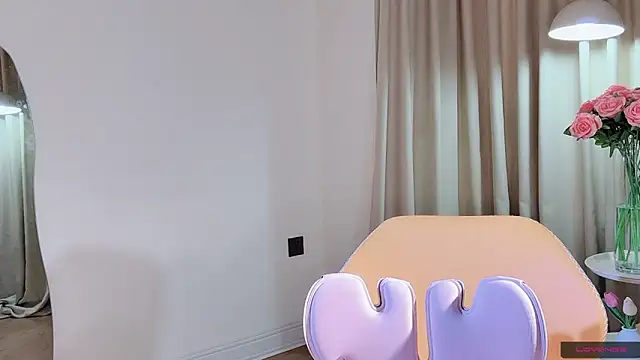 lvy-w online show from 04/11/26, 04:17