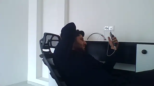 Snapshot of erkekkkadam chatting on 01/15/25, 09:56 erkekkkadam online show from 01/15/25, 09:56