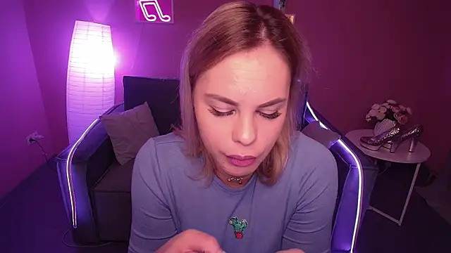 Snapshot of RikaRaily chatting on 01/21/25, 06:11 RikaRaily online show from 01/21/25, 06:11