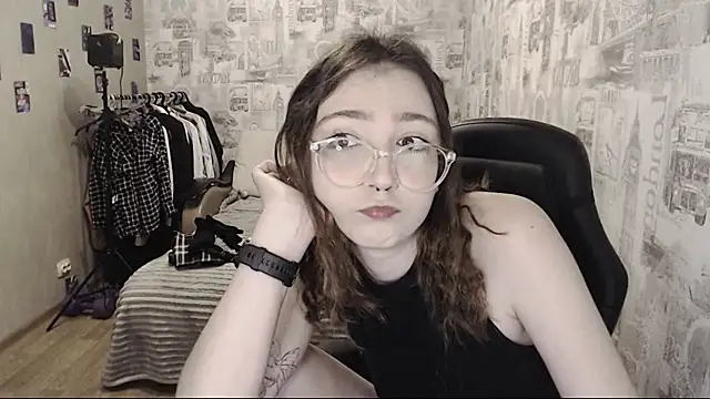 Snapshot of AmeliaKamishiro chatting on 12/08/24, 01:58 AmeliaKamishiro online show from 12/08/24, 01:58