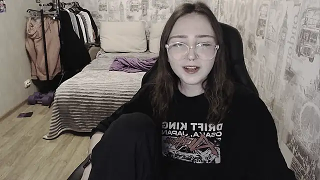 Snapshot of AmeliaKamishiro chatting on 12/19/24, 02:13 AmeliaKamishiro online show from 12/19/24, 02:13