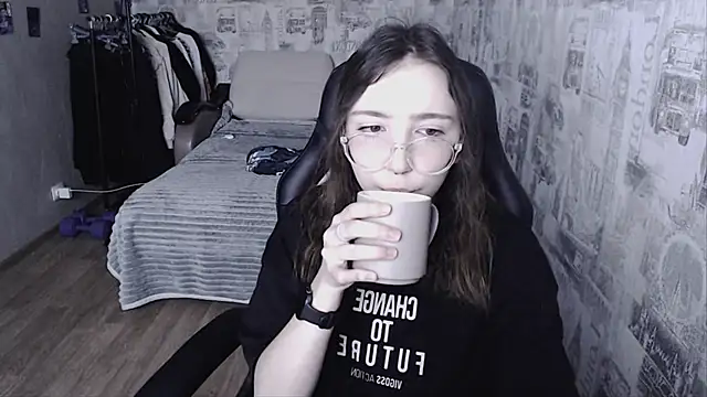 Snapshot of AmeliaKamishiro chatting on 12/25/24, 07:46 AmeliaKamishiro online show from 12/25/24, 07:46