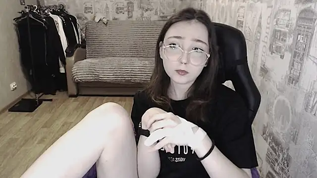 Snapshot of AmeliaKamishiro chatting on 02/11/25, 07:59 AmeliaKamishiro online show from 02/11/25, 07:59