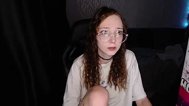 Snapshot of AmeliaKamishiro chatting on 10/02/25, 02:46 AmeliaKamishiro online show from 10/02/25, 02:46