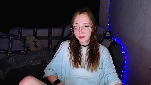 Snapshot of AmeliaKamishiro chatting on 10/19/25, 09:48 AmeliaKamishiro online show from 10/19/25, 09:48