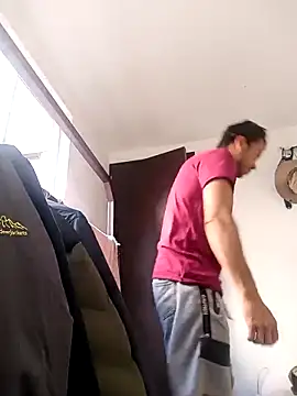 Snapshot of cachorro0527 chatting on 02/26/26, 01:32 cachorro0527 online show from 02/26/26, 01:32