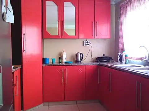 Snapshot of Malaika_Nkosi chatting on 01/06/25, 12:13 Malaika Nkosi online show from 01/06/25, 12:13