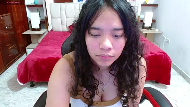 Snapshot of laureentt_ chatting on 02/28/25, 06:32 laureentt online show from 02/28/25, 06:32