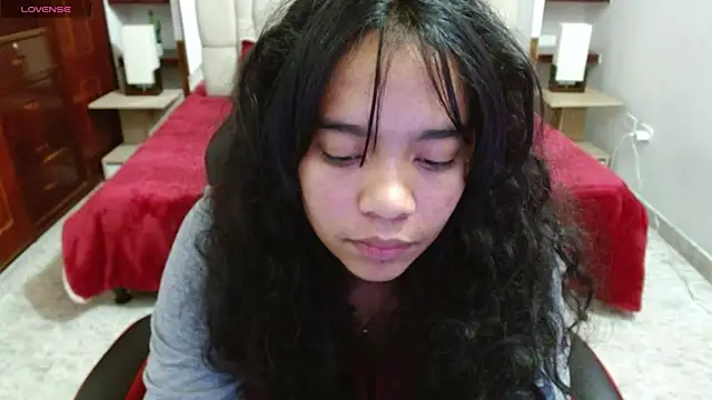 Snapshot of laureentt_ chatting on 03/05/25, 07:05 laureentt online show from 03/05/25, 07:05