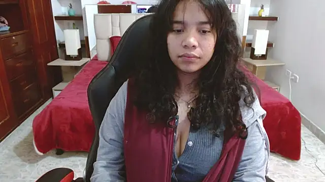 Snapshot of laureentt_ chatting on 03/07/25, 06:13 laureentt online show from 03/07/25, 06:13