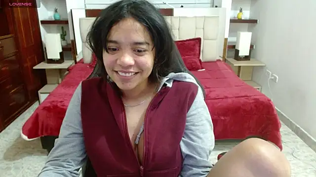 Snapshot of laureentt_ chatting on 03/21/25, 09:23 laureentt online show from 03/21/25, 09:23