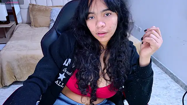 Snapshot of laureentt_ chatting on 09/19/25, 03:19 laureentt online show from 09/19/25, 03:19