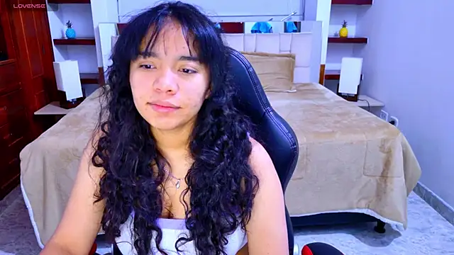 Snapshot of laureentt_ chatting on 10/07/25, 03:14 laureentt online show from 10/07/25, 03:14