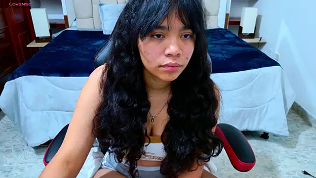 Snapshot of laureentt_ chatting on 10/18/25, 07:36 laureentt online show from 10/18/25, 07:36