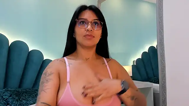 sharlott18 online show from 11/13/25, 03:11