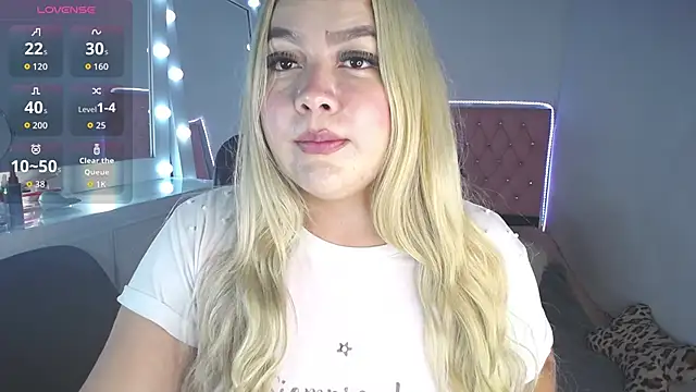 Snapshot of Celeste__sweetx chatting on 09/10/25, 04:45 Celeste sweetx online show from 09/10/25, 04:45