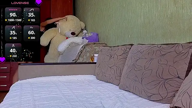 Snapshot of Miss_Flexi_fit chatting on 10/31/25, 12:50 Miss Flexi fit online show from 10/31/25, 12:50