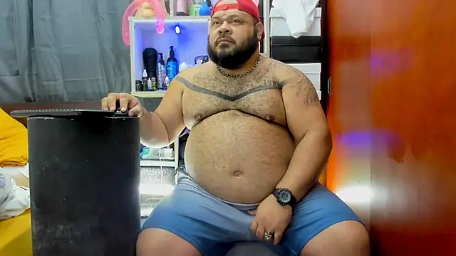 Snapshot of Latino_bigcock chatting on 01/31/25, 04:06 Latino bigcock online show from 01/31/25, 04:06