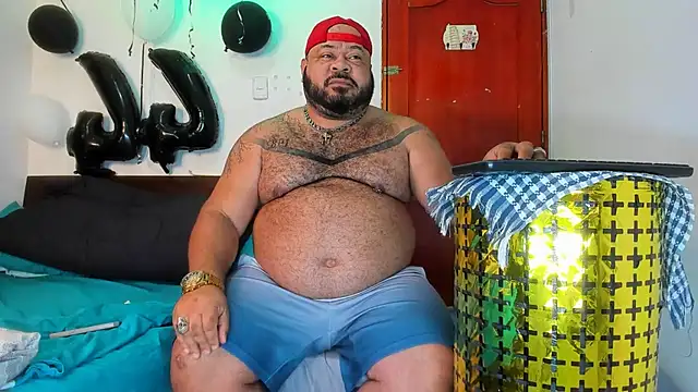 Snapshot of Latino_bigcock chatting on 01/06/26, 09:07 Latino bigcock online show from 01/06/26, 09:07