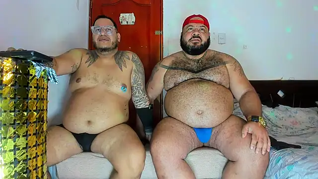 Snapshot of Latino_bigcock chatting on 02/26/26, 04:55 Latino bigcock online show from 02/26/26, 04:55