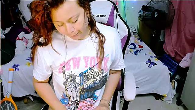 SofiaOlivares online show from 11/30/25, 10:30