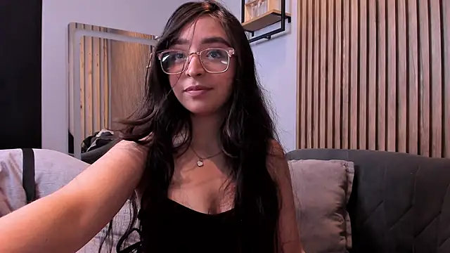 Snapshot of Eva_Macalliter chatting on 09/22/25, 01:35 Eva Macalliter online show from 09/22/25, 01:35