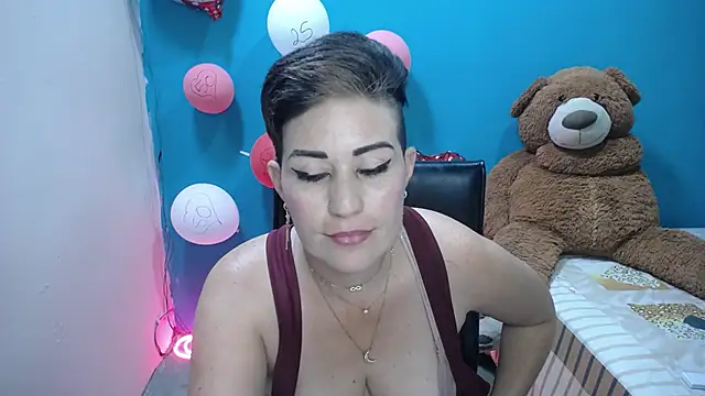 Snapshot of Sunny_rayz_ chatting on 02/16/25, 03:38 Sunny rayz online show from 02/16/25, 03:38