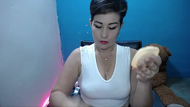 Snapshot of Sunny_rayz_ chatting on 03/03/25, 12:05 Sunny rayz online show from 03/03/25, 12:05