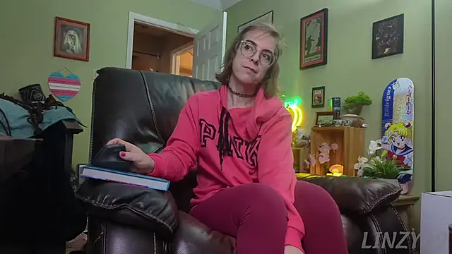 Linzy 19 online show from 01/17/25, 03:32