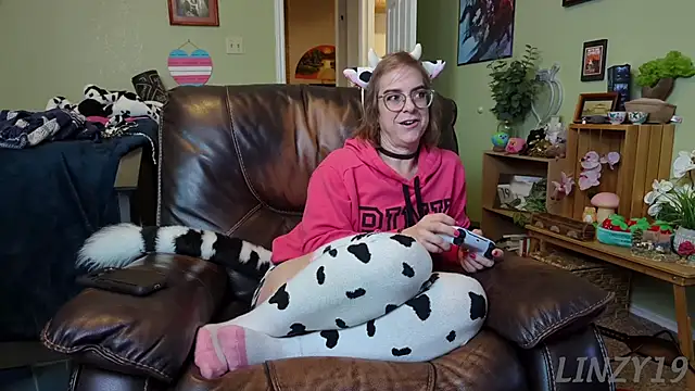 Linzy 19 online show from 01/28/25, 07:42