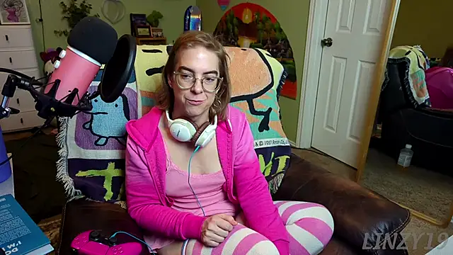 Linzy 19 online show from 03/03/25, 03:41