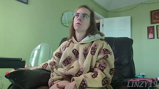 Linzy 19 online show from 11/09/25, 04:16