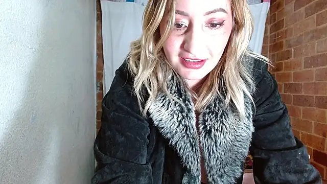 Snapshot of rashellroses22 chatting on 12/30/24, 10:23 rashellroses22 online show from 12/30/24, 10:23