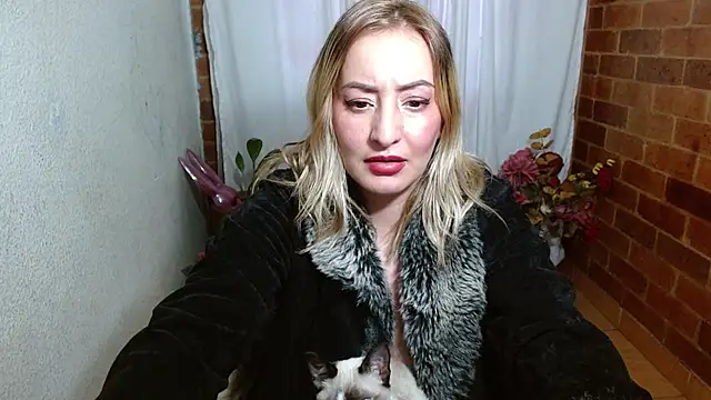 Snapshot of rashellroses22 chatting on 01/08/25, 10:37 rashellroses22 online show from 01/08/25, 10:37