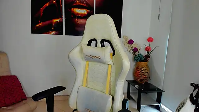 ScarlettMalbec online show from 10/25/25, 09:20