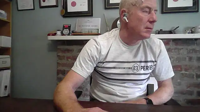 Snapshot of jiggy77777 chatting on 12/06/24, 02:57 jiggy77777 online show from 12/06/24, 02:57