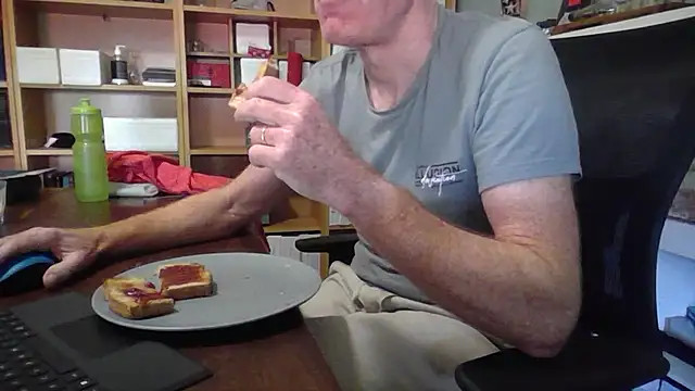 Snapshot of jiggy77777 chatting on 01/21/25, 12:15 jiggy77777 online show from 01/21/25, 12:15