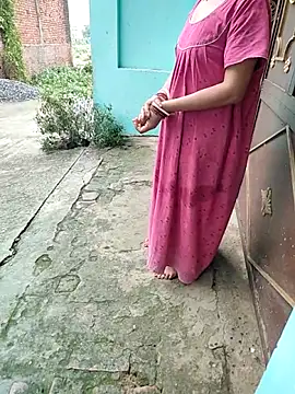 COUPLLE VILLAGE online show from 11/01/25, 02:13