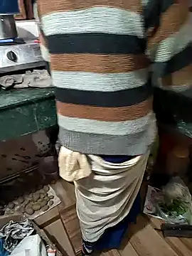 COUPLLE VILLAGE online show from 12/19/25, 03:24