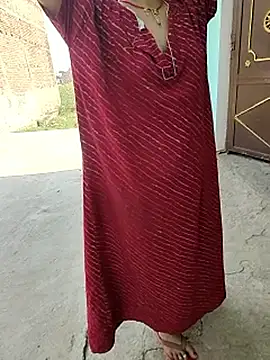 COUPLLE VILLAGE online show from 04/21/26, 02:51