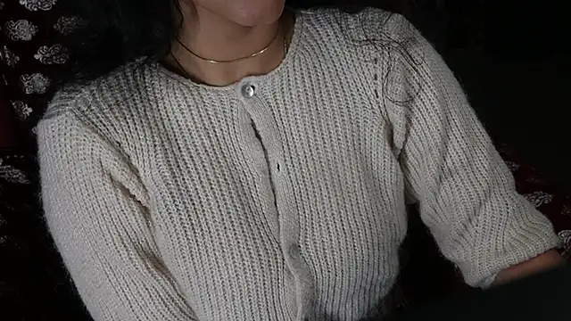 Snapshot of -AyeshaSinghania- chatting on 02/17/25, 10:40 -AyeshaSinghania- online show from 02/17/25, 10:40