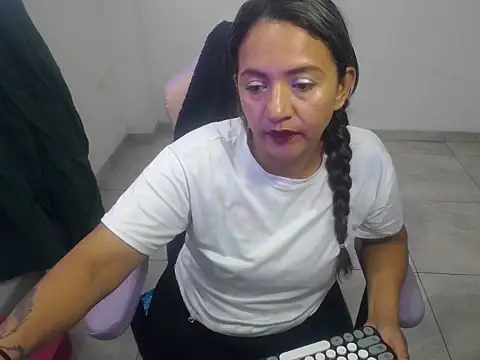 daleska ayala 1 online show from 11/28/25, 09:28