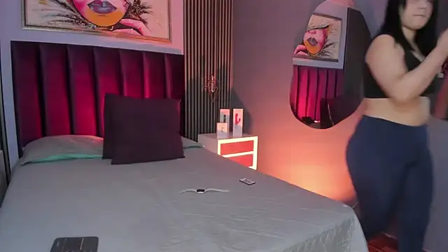 emily roberts1 online show from 01/24/25, 12:31