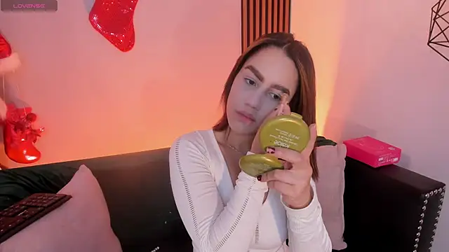 emily roberts1 online show from 12/05/25, 05:05