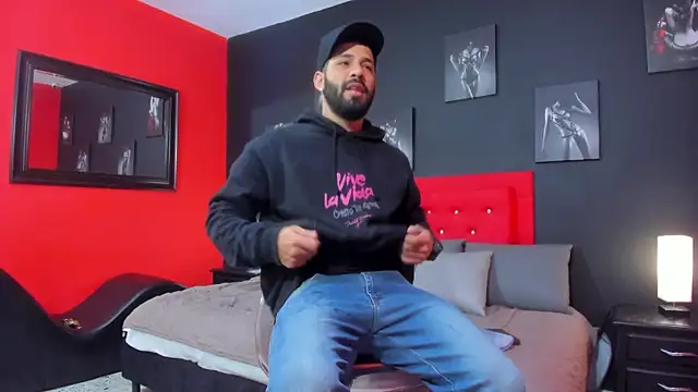 Thiagogomez online show from 10/14/25, 12:28