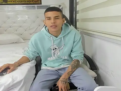 Snapshot of hot_king20 chatting on 02/09/25, 04:46 hot king20 online show from 02/09/25, 04:46