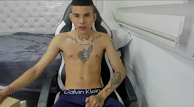 Snapshot of hot_king20 chatting on 02/17/25, 07:21 hot king20 online show from 02/17/25, 07:21